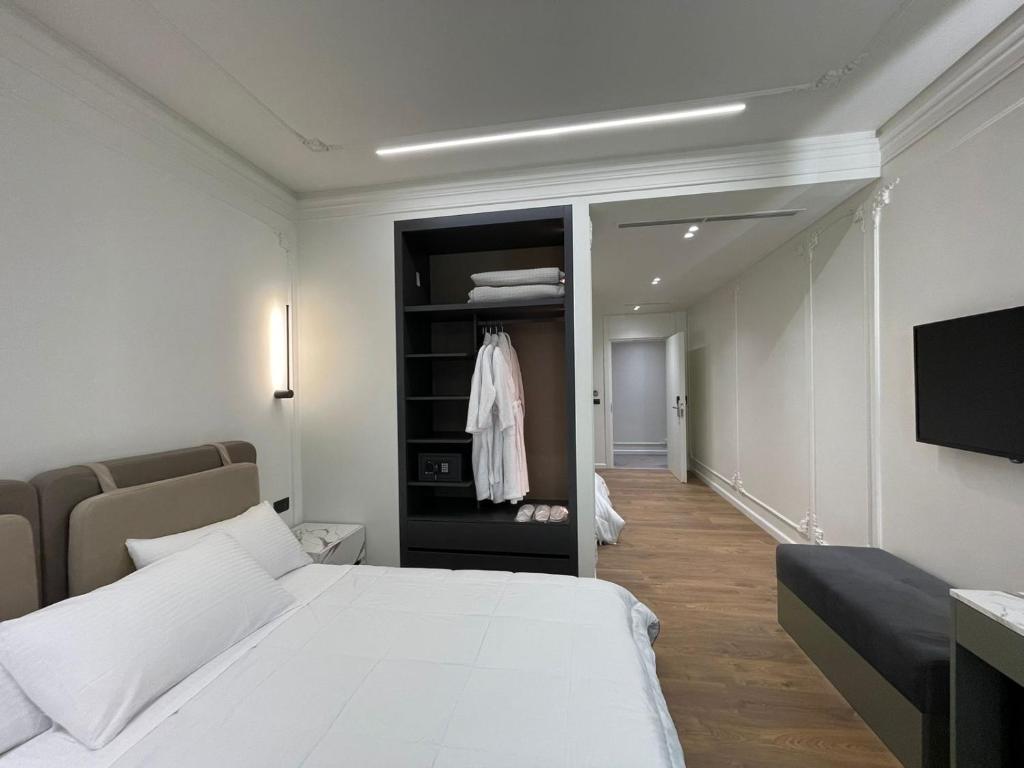 adorehotel